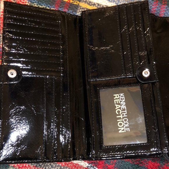 NWOT BLACK KENNETH COLE REACTION Wallet - Picture 5 of 6